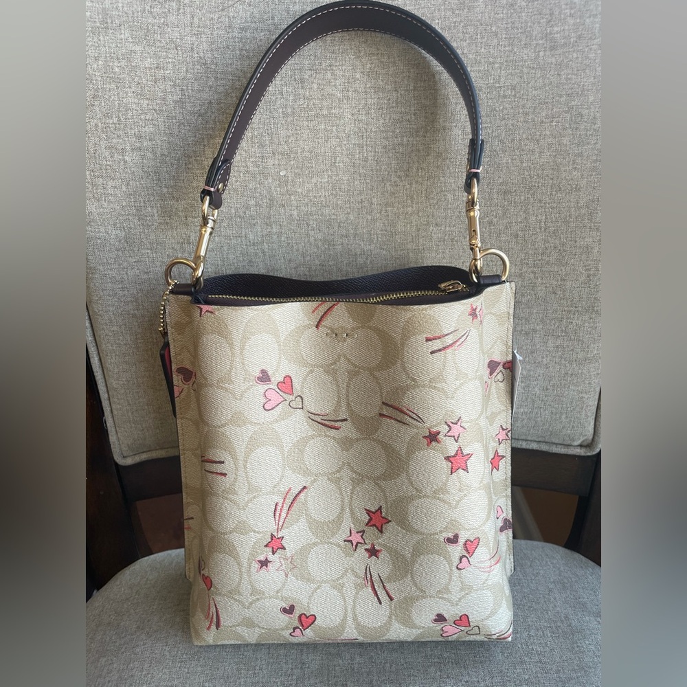 NWT！COACH MOLLIE BUCKET BAG 22 IN SIGNATURE CANVAS WITH HEART AND STAR（CJ645） - Picture 4 of 12